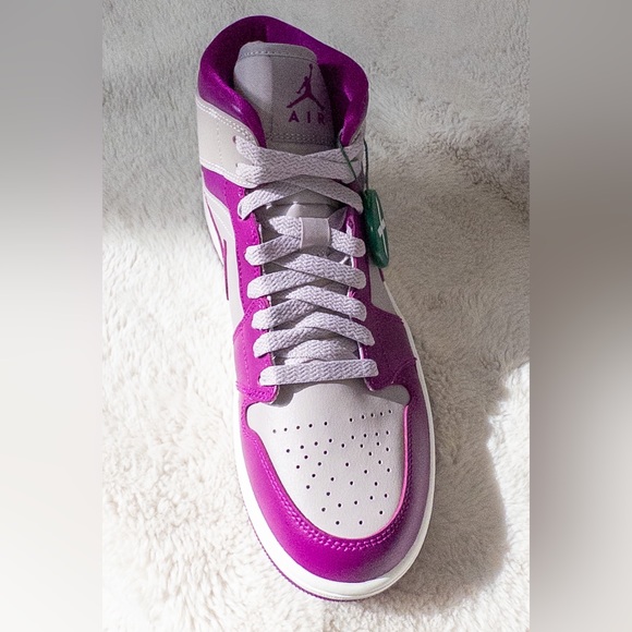 NIKE AIR JORDAN 1 MID “MAGENTA”, SIZE 8.5 - Picture 4 of 11